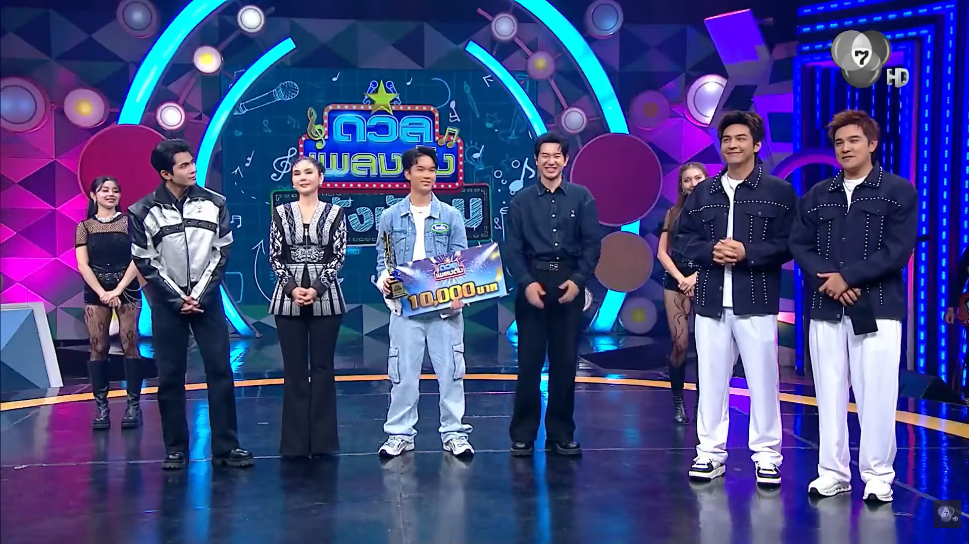 น้องไตเติ้ล ชนะเลิศรายการ ดวลเพลงดัง พลังมัธยม